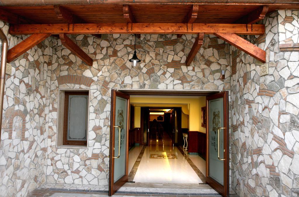 Bel Sito Hotel Due Torri Manocalzati Екстер'єр фото