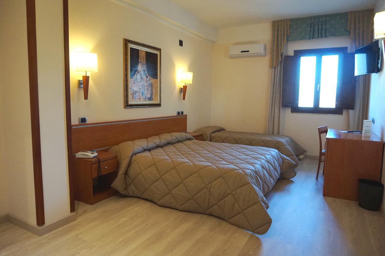 Bel Sito Hotel Due Torri Manocalzati Екстер'єр фото