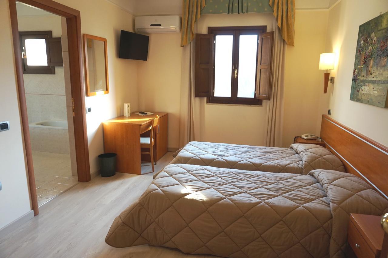 Bel Sito Hotel Due Torri Manocalzati Екстер'єр фото