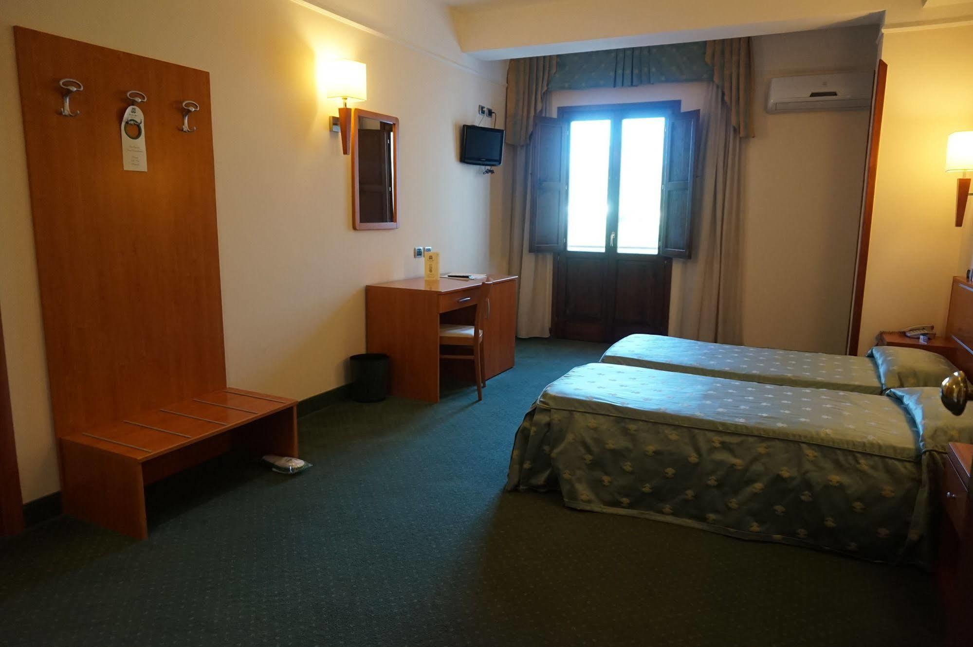 Bel Sito Hotel Due Torri Manocalzati Екстер'єр фото